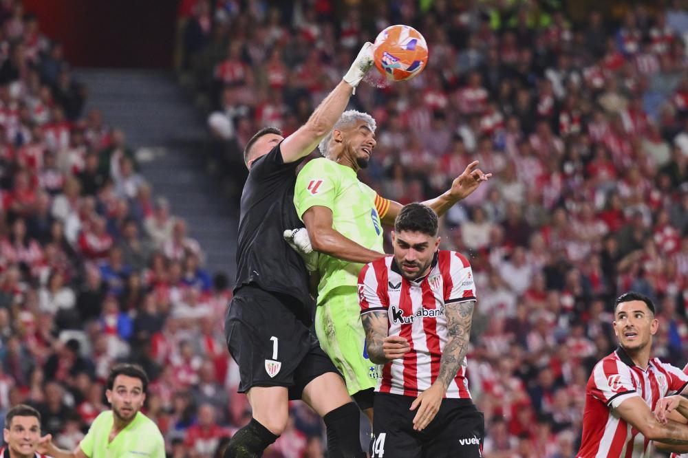 乌姆蒂蒂：德尚是顶级教练标杆；博格巴心理强大能重返巅峰